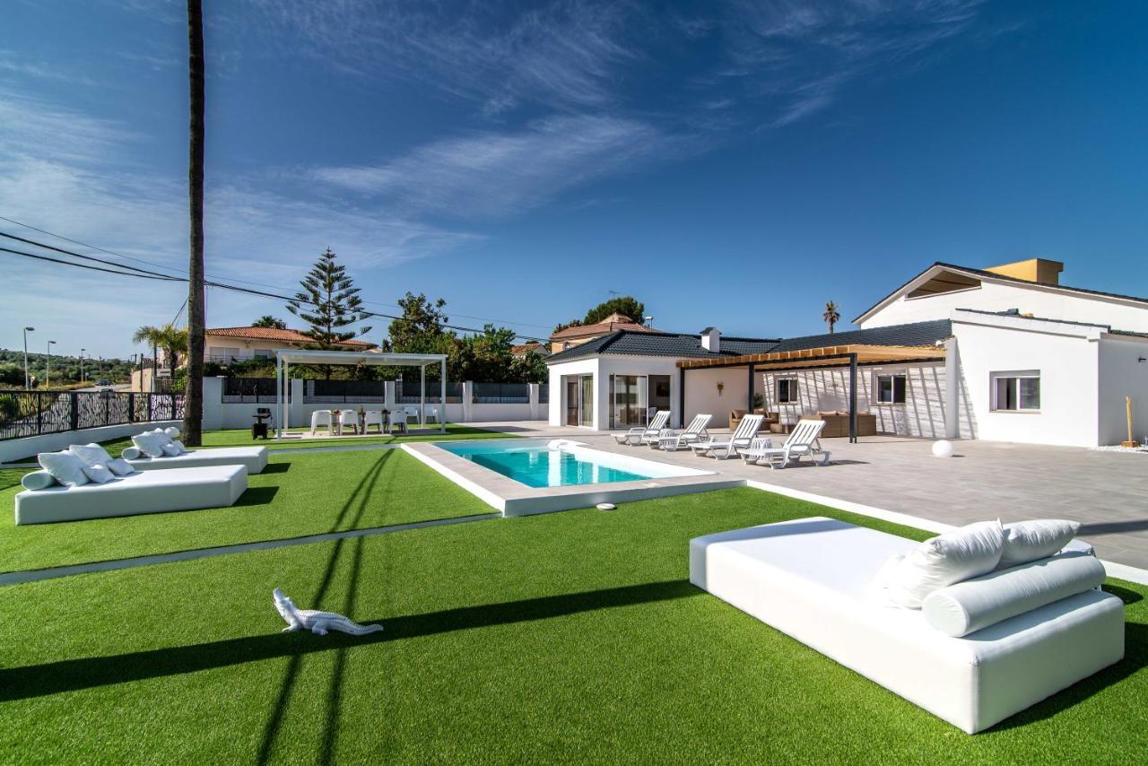 Palm Tree Villa - 5Bdr Paradise Pool / Chill Out Beds Torremolinos Exterior foto